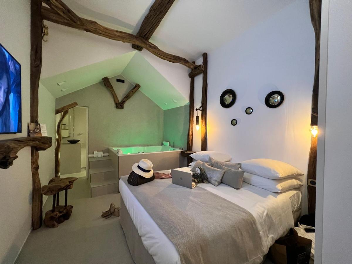 Tamarin & Capucin Suite Balneo 欧巴涅 外观 照片