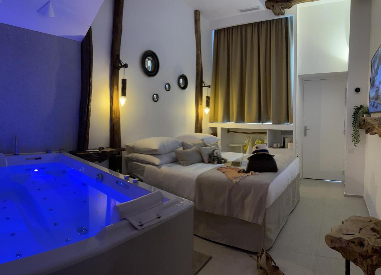 Tamarin & Capucin Suite Balneo 欧巴涅 外观 照片