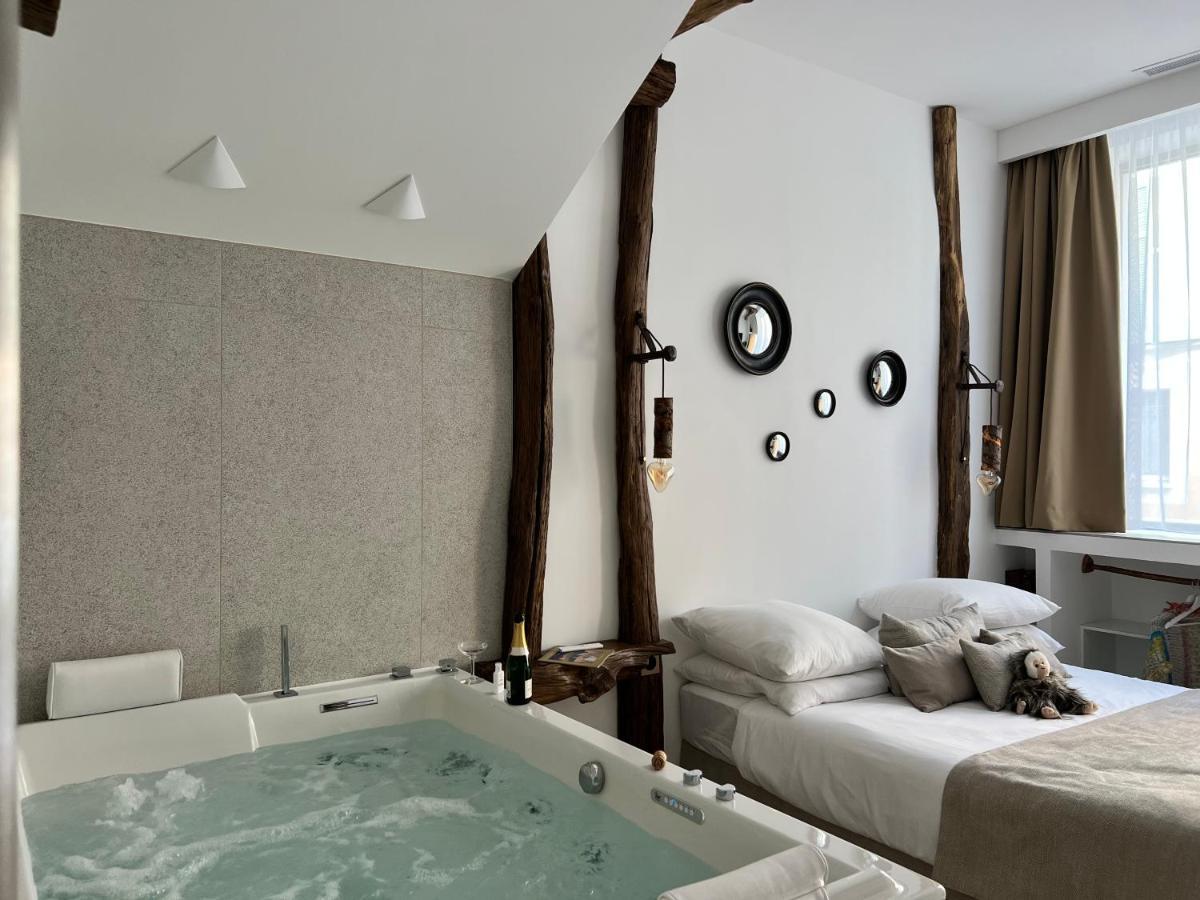 Tamarin & Capucin Suite Balneo 欧巴涅 外观 照片