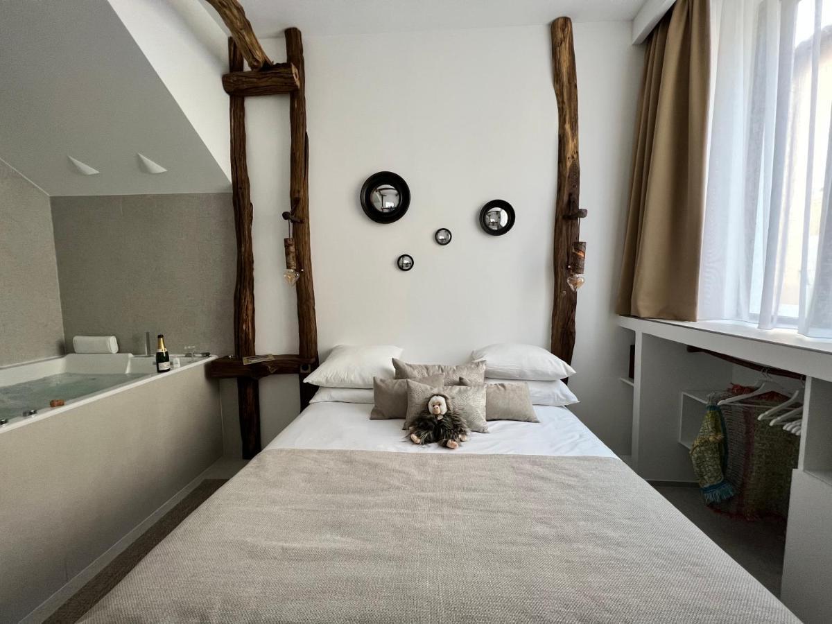 Tamarin & Capucin Suite Balneo 欧巴涅 外观 照片